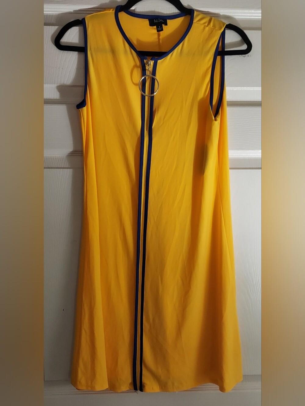 Sleeveless Yellow Zip-Front Dress with Navy Trim. Size Small. D-604